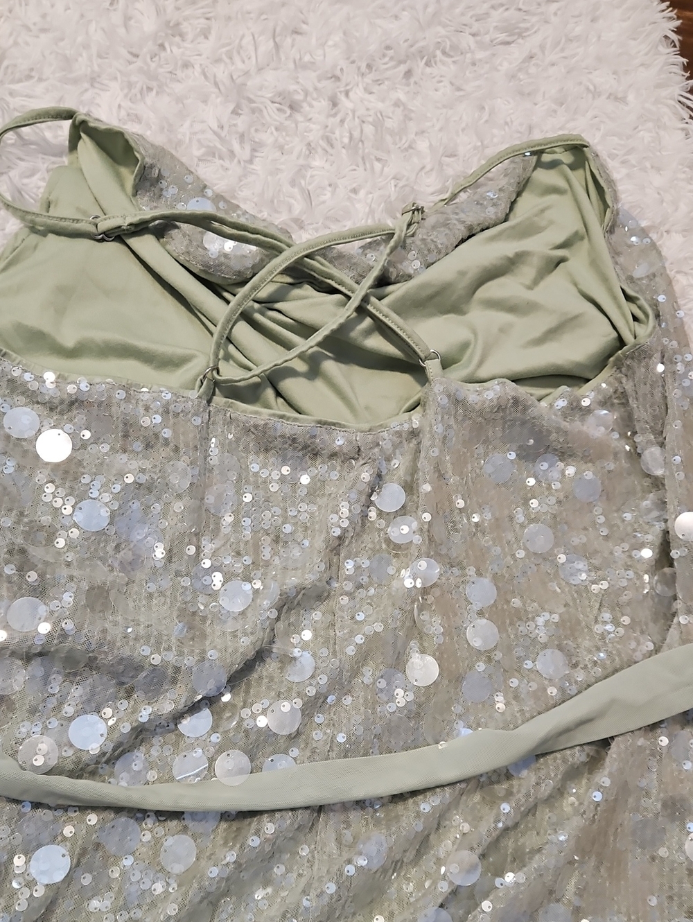 10 PIECE SHEIN CURVE QUEEN SEQUIN CLOTHING BUNDLE - Picture 9 of 16